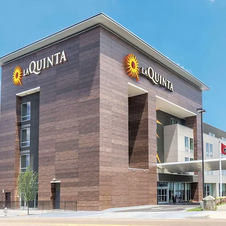 La Quinta By Wyndham Memphis Downtown Hotel